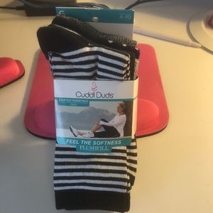 NIB - Cuddl Duds Women’s Socks 6 pack crew
